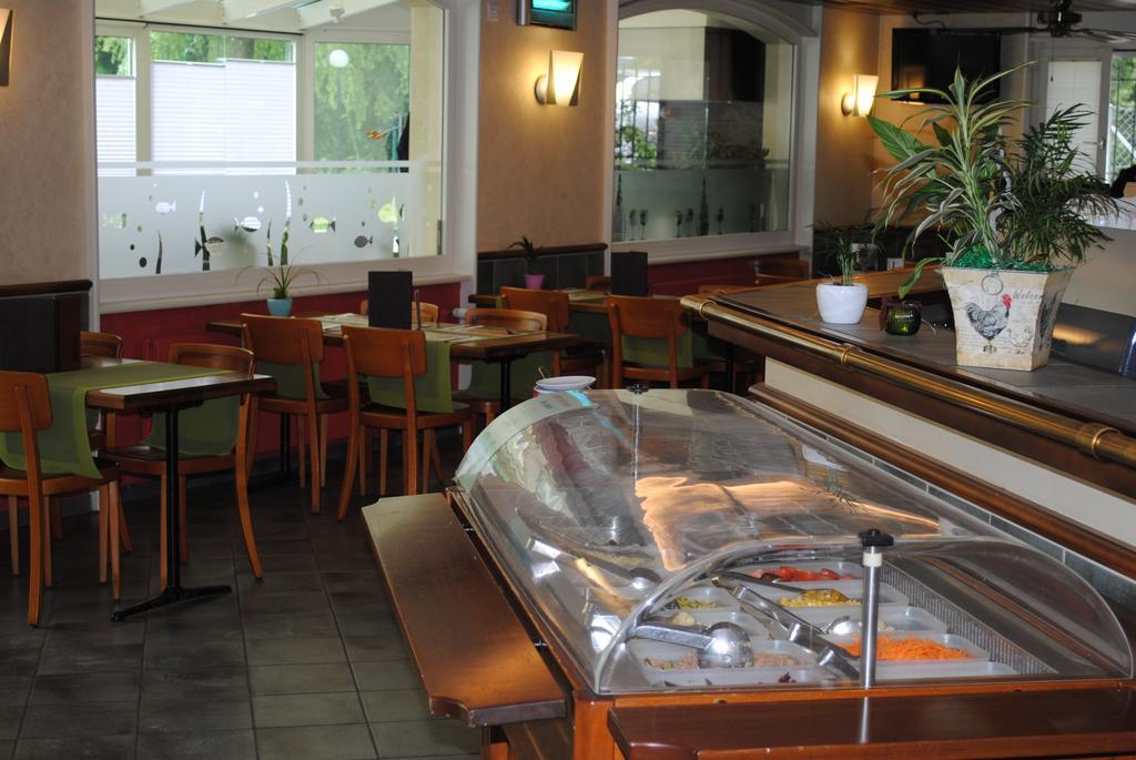 Motel - Hôtel La Poularde Romont Extérieur photo